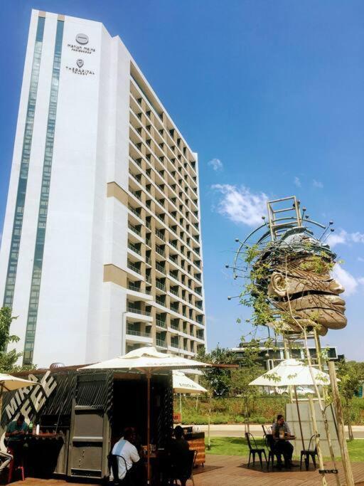 Menlyn Apartment Pretoria-Noord Buitenkant foto